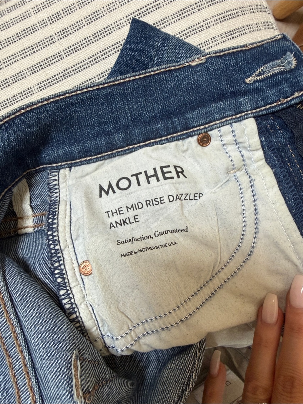 MOTHER The Mid Rise Dazzler Ankle Jeans - Light Blue 23